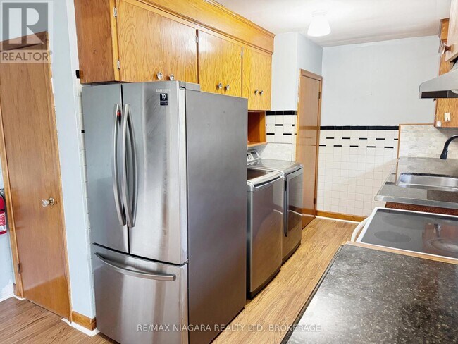 Photo du bâtiment - 6427 Burdette Dr