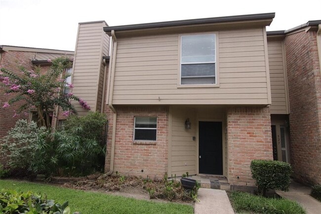 Foto del edificio - 926 Memorial Village Dr