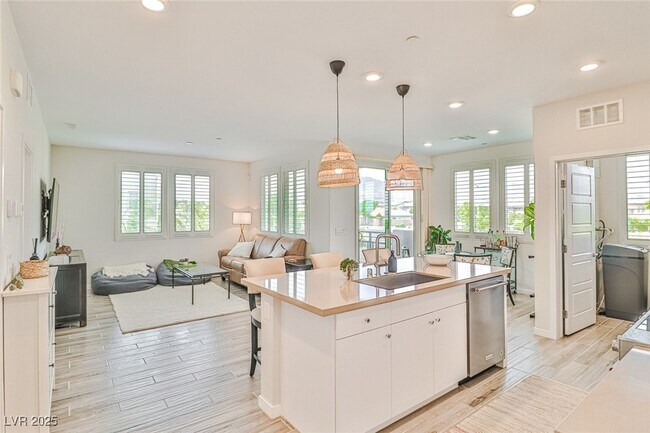 Foto del edificio - 11290 Hidden Peak Ave