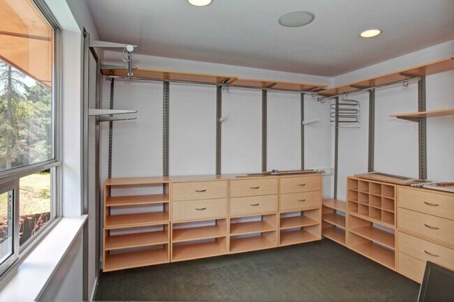 Building Photo - CLICK "REQUEST A TOUR" NOW!