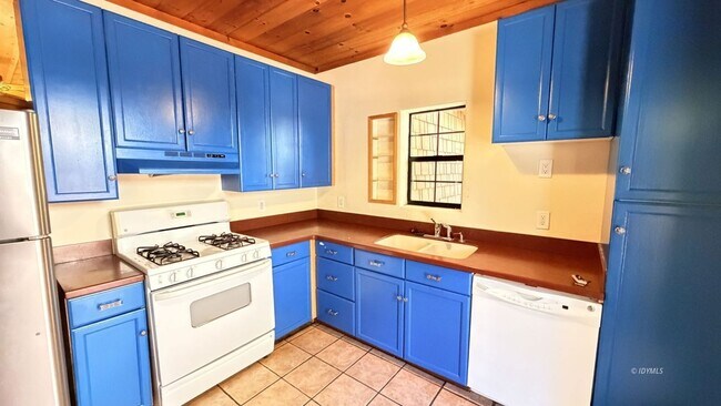 Foto del edificio - 54080 Pine Crest Ave