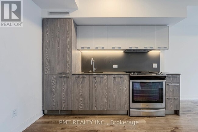 Building Photo - 30 Baseball Pl