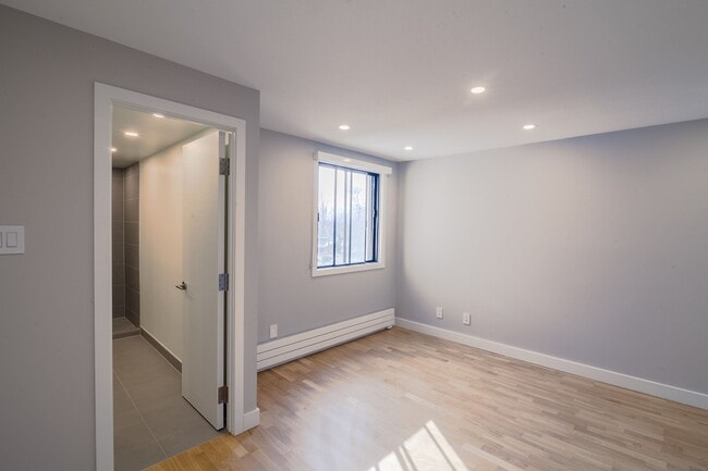 Building Photo - 1550 Avenue Filion