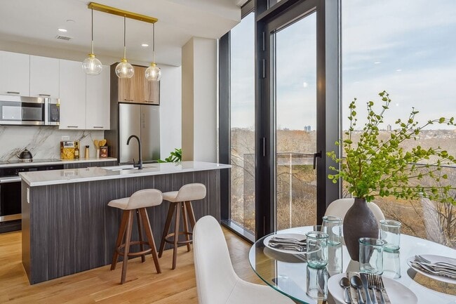 Building Photo - 1890 Pelham Pky