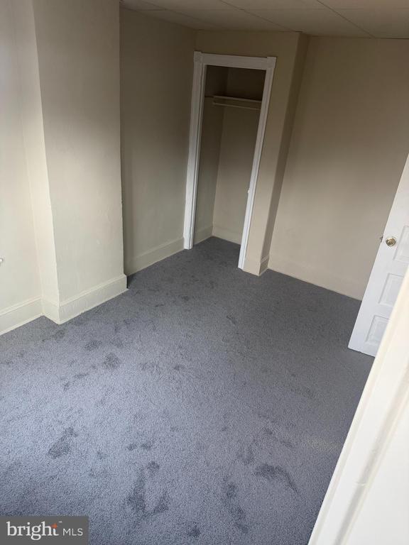 Building Photo - 412 E Oak St