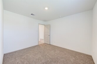 Building Photo - 1806 Laguna Wy