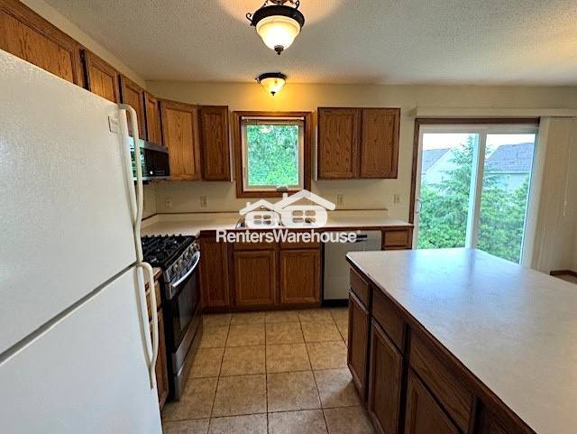 Building Photo - 7020 Meadow Ct