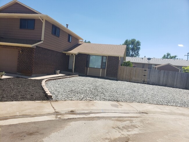 Building Photo - 1078 N Pond Dr