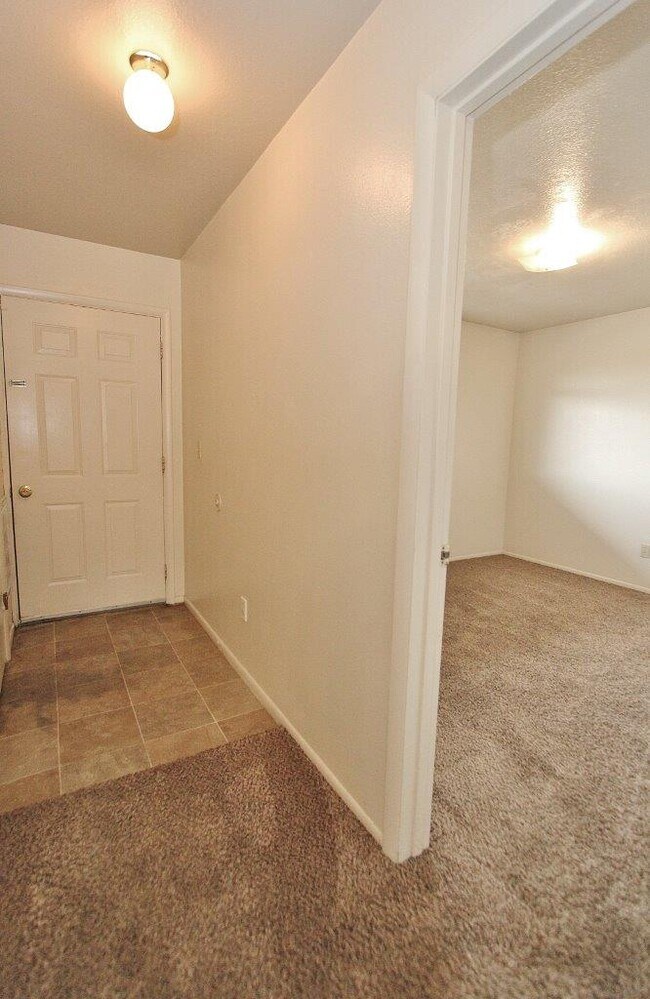 Foto del edificio - 639 N Moffatt Ave