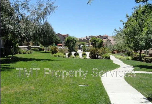 Building Photo - 5350 Dunlay Dr