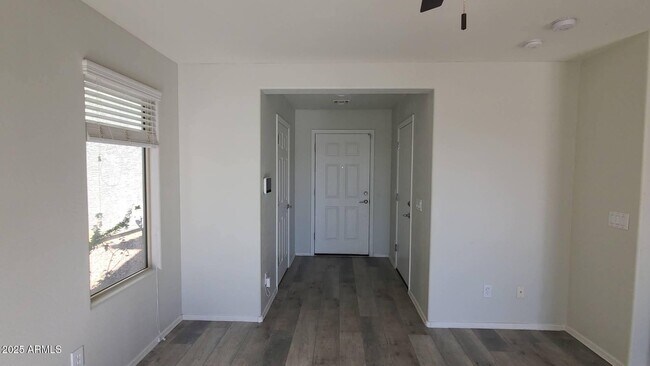 Building Photo - 2542 N Palo Verde Dr