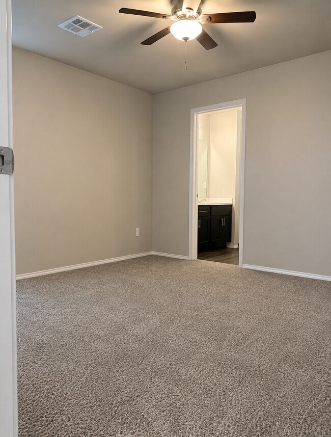 Foto del edificio - 11701 Casey Dr