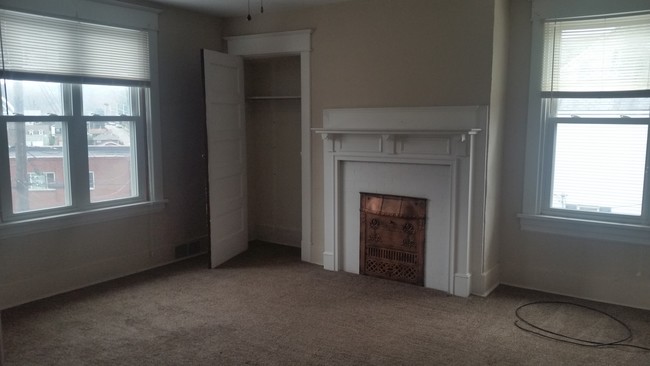 Bedroom 1 - 416 Hill St