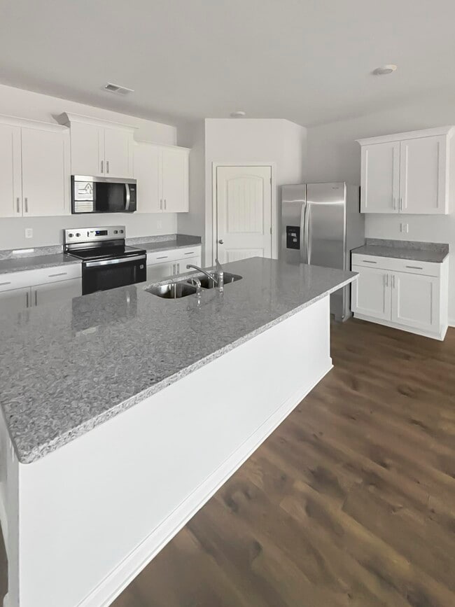 Building Photo - 275 Kipling Dr