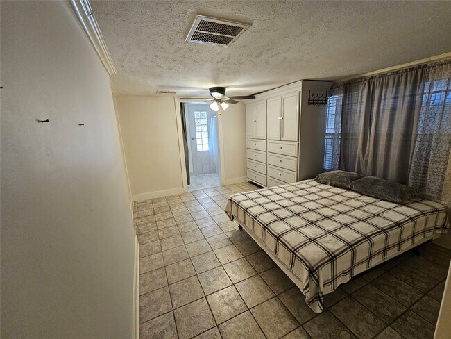 Foto del edificio - 6940 Hemlock St