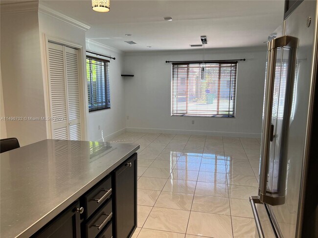 Foto del edificio - 3395 SW 28th St