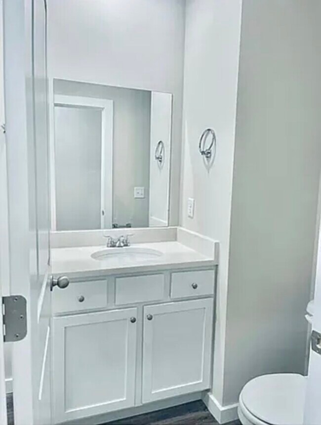 Foto del edificio - 1426 N Azena St