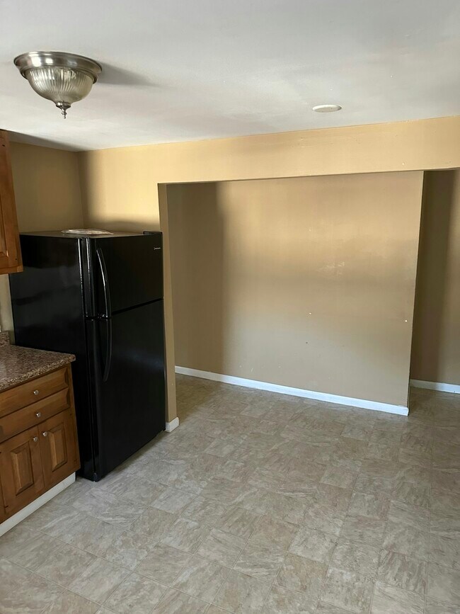 Building Photo - 116 Medford St, Unit 3