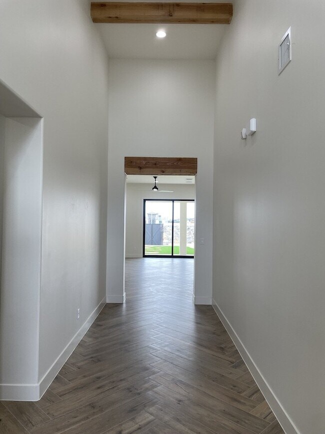 Foto del edificio - 14633 Tierra Port Ct
