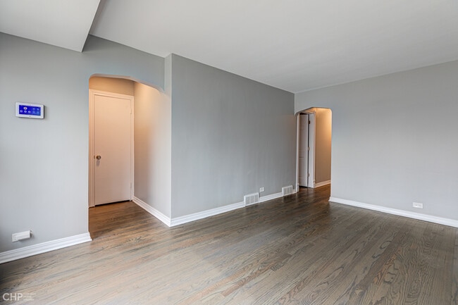 Building Photo - 5812 W 63rd Pl