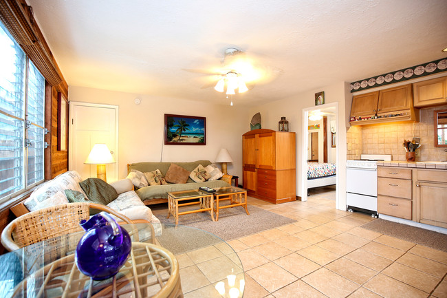 Building Photo - 21 N Kalaheo Ave
