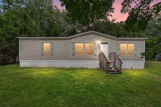 Building Photo - 9040 SW 32nd Ct