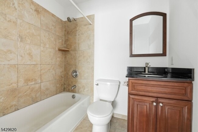 Photo - 594-596 Jefferson Avenue Unit 104 House