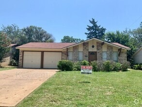 Building Photo - 3410 Cheyenne St
