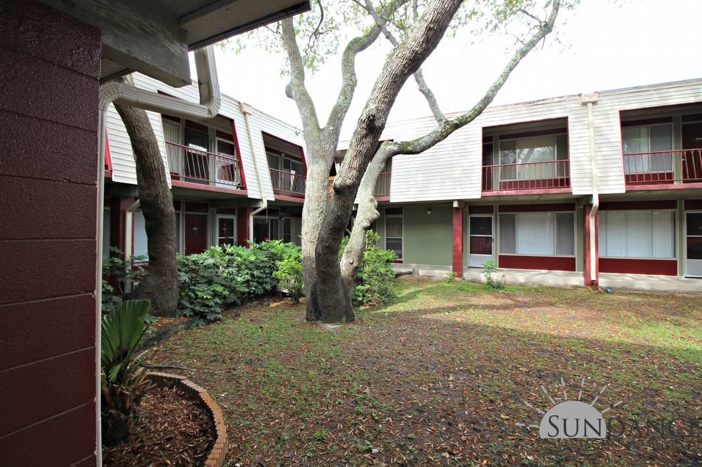 Foto principal - 210 Pelham Rd