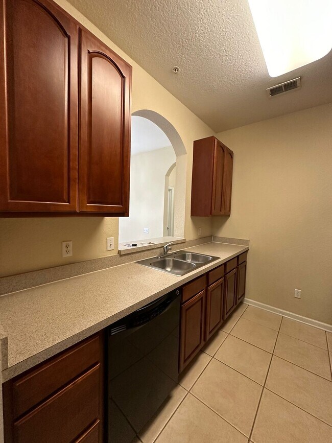 Building Photo - 6451 Old Park Ln