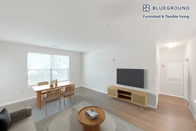 Building Photo - 160 Boylston St
