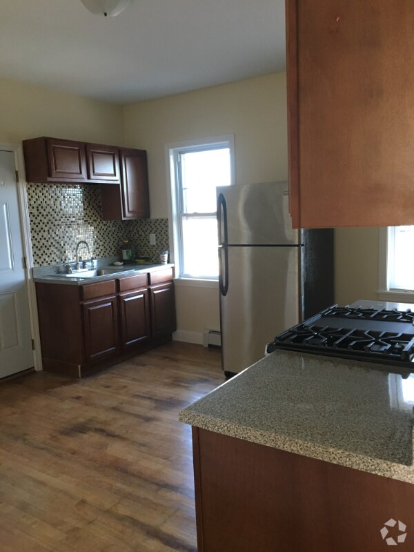 Pine Street Historic District Apartments for Rent with Utilities