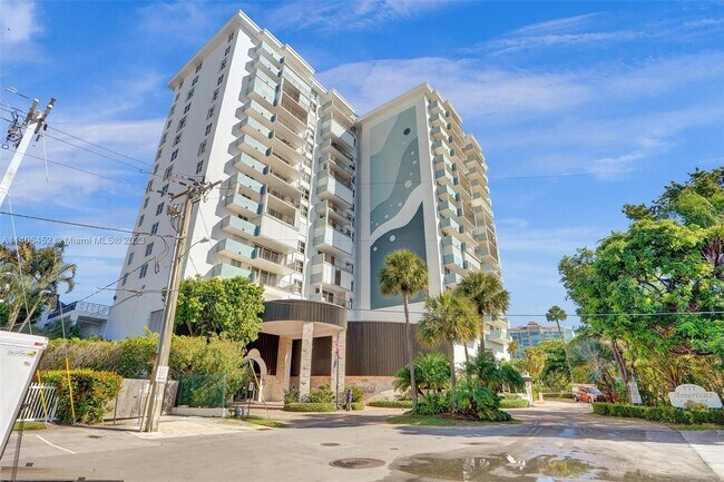 Building Photo - 777 Bayshore Dr