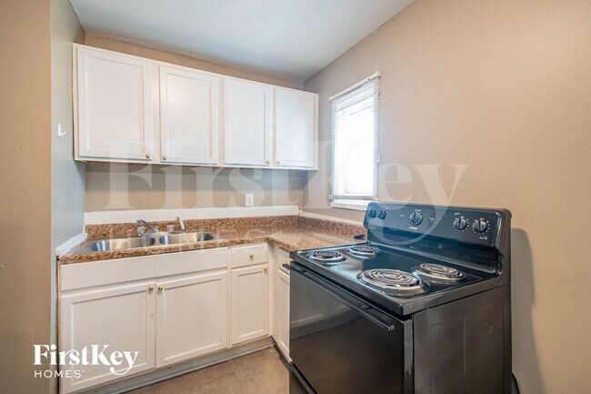 Foto del edificio - 3107 N Fuller Dr