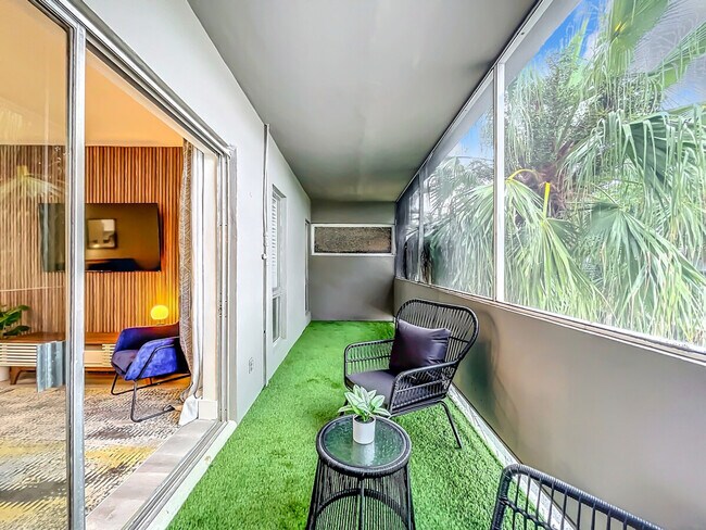 Foto del edificio - 1333 Cordova Rd
