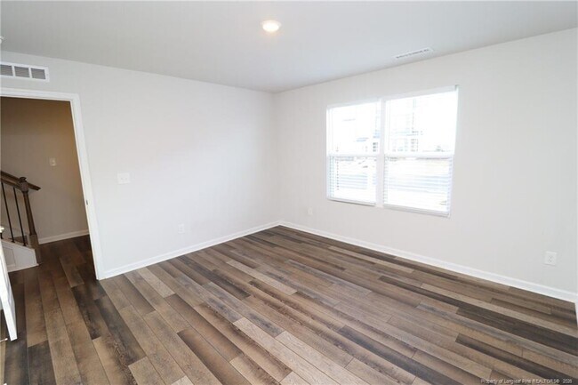 Foto del edificio - 458 Carolina Spgs Blvd