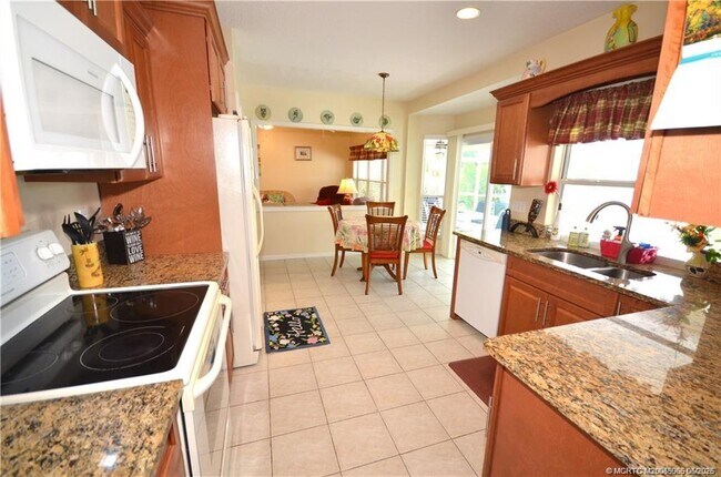 Foto del edificio - 753 NW Waterlily Pl