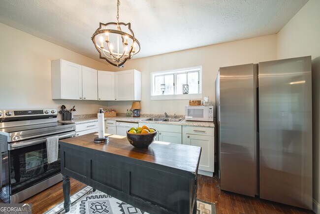 Foto del edificio - 161 Calhoun Rd