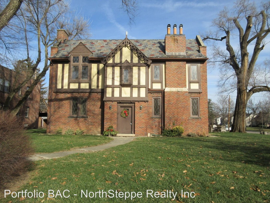 Primary Photo - 1758 King Ave