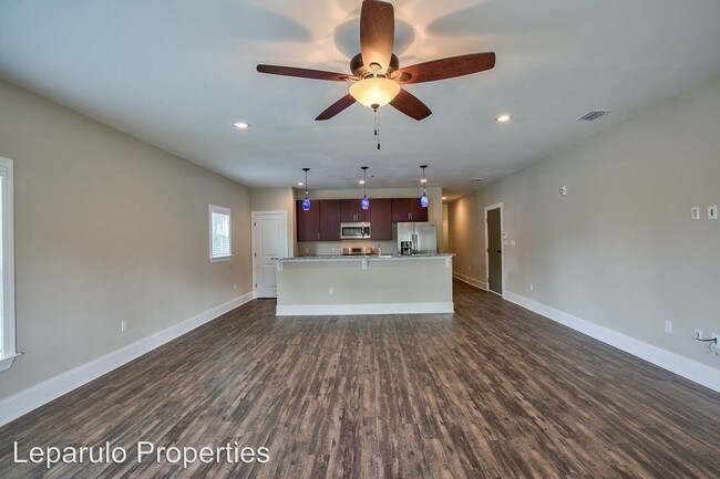 Foto del edificio - 4 br, 4.5 bath Room For Rent - 500 Gay Street