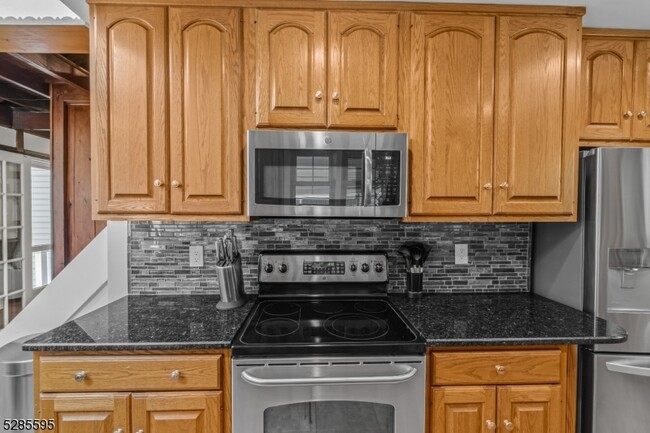 Building Photo - 126 Reinman Rd