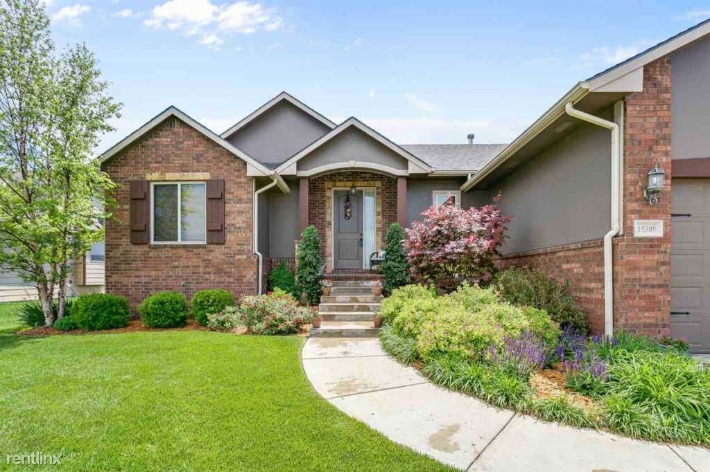 Foto principal - 5 br, 3 bath House - 15309 E Mainsgate St