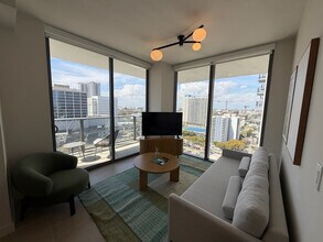 Building Photo - 11 NE 6th St