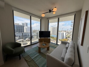 Building Photo - 11 NE 6th St