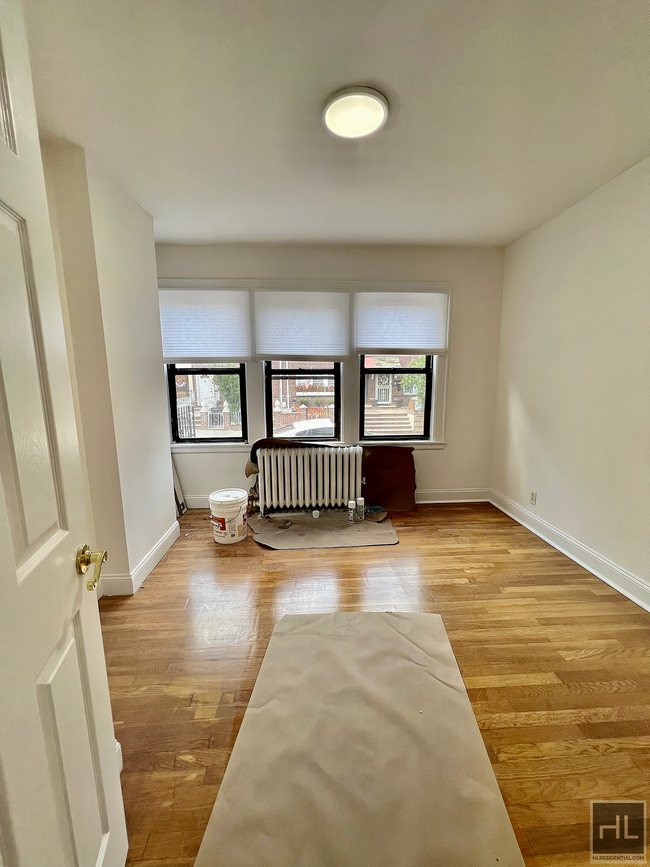 Foto del edificio - Renovated 2 Bed/Flex 3 Duplex With Private...