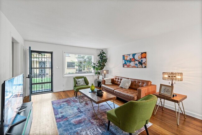 Building Photo - 1003 W 38th St