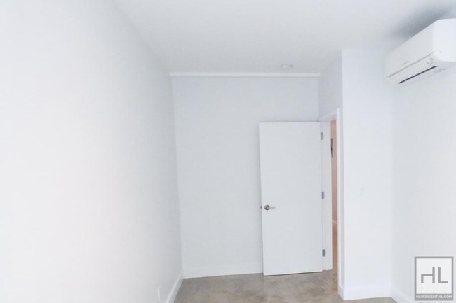 Building Photo - 337 Degraw St