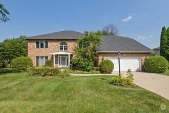 Building Photo - 1055 Knollwood Ln