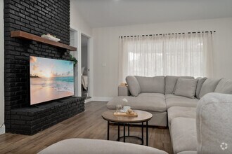 Building Photo - 4520 Lake Gem Cir