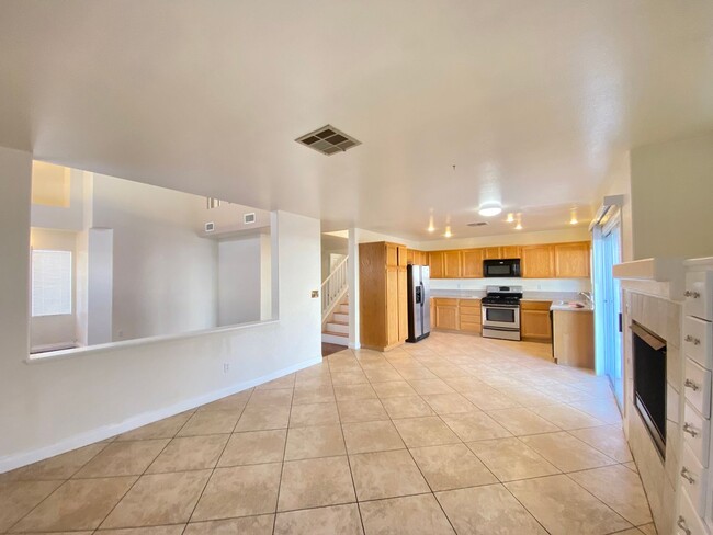 Building Photo - Wonderfully 2-story single-family house